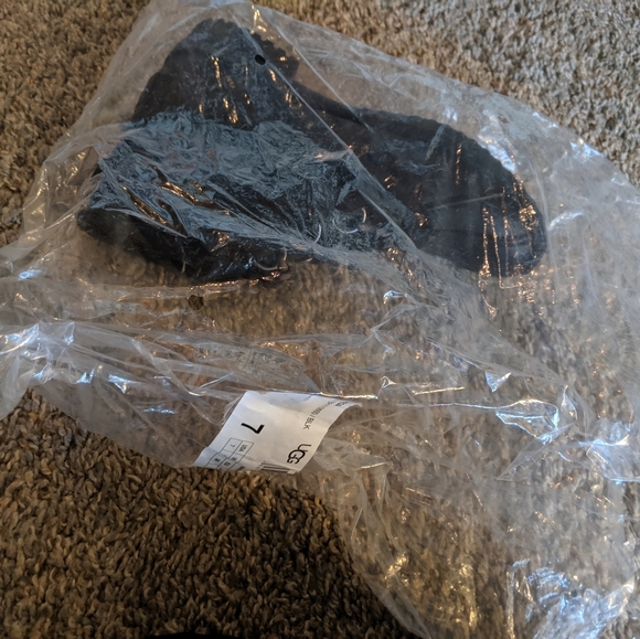 ugg boots - Picture 2 of 7